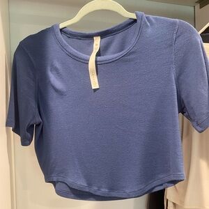 COPY - Lululemon hold tight curve hem crop top
